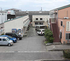 食堂横駐車場